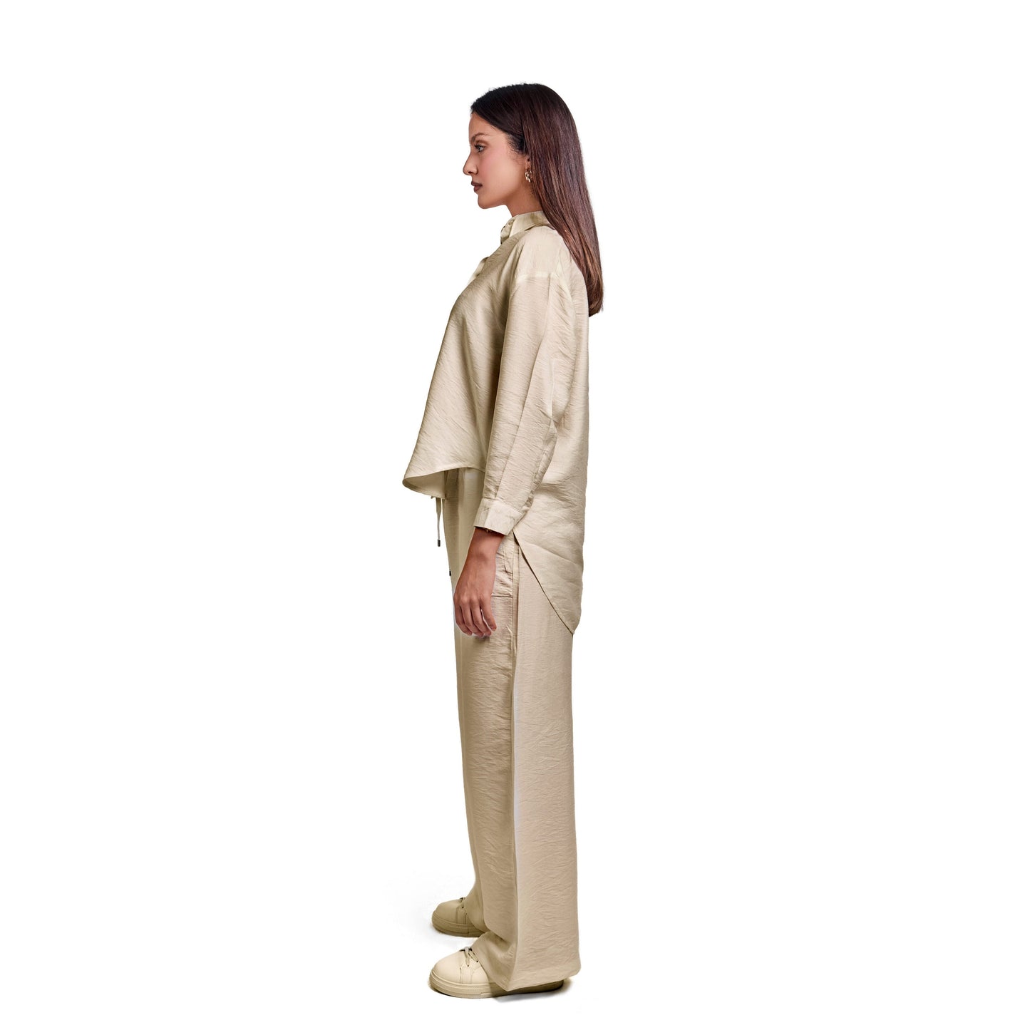 Beige summer linen outfit