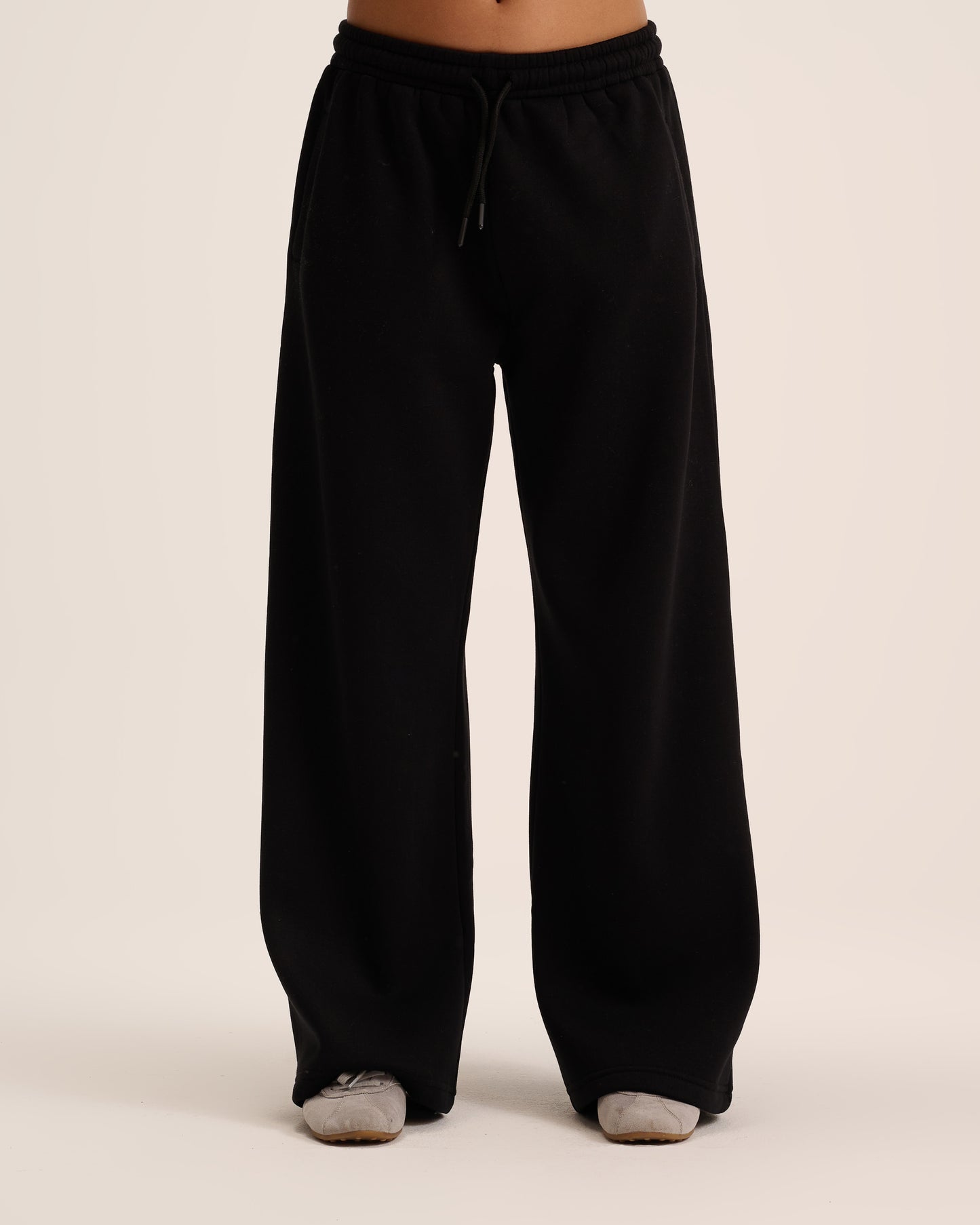 Black wide leg sweatpant for women