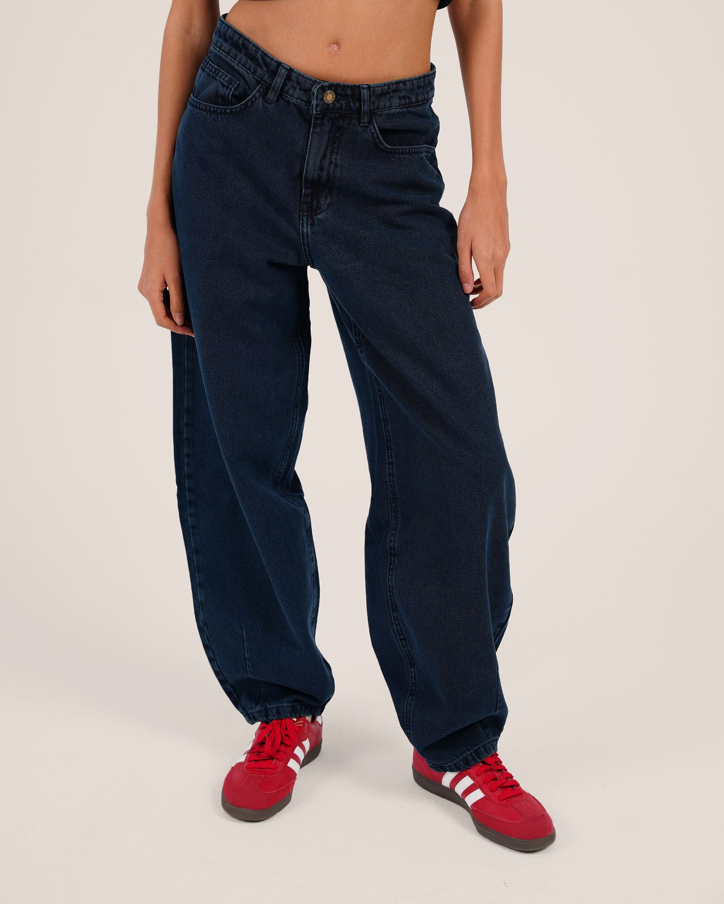 Dark blue washed barrel jeans