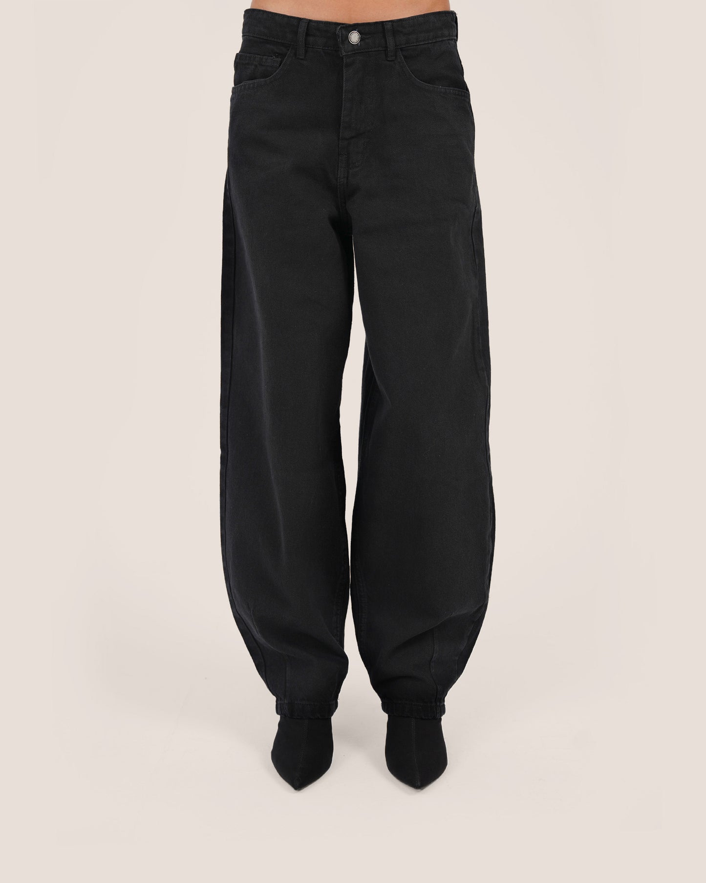 Black washed barrel jeans