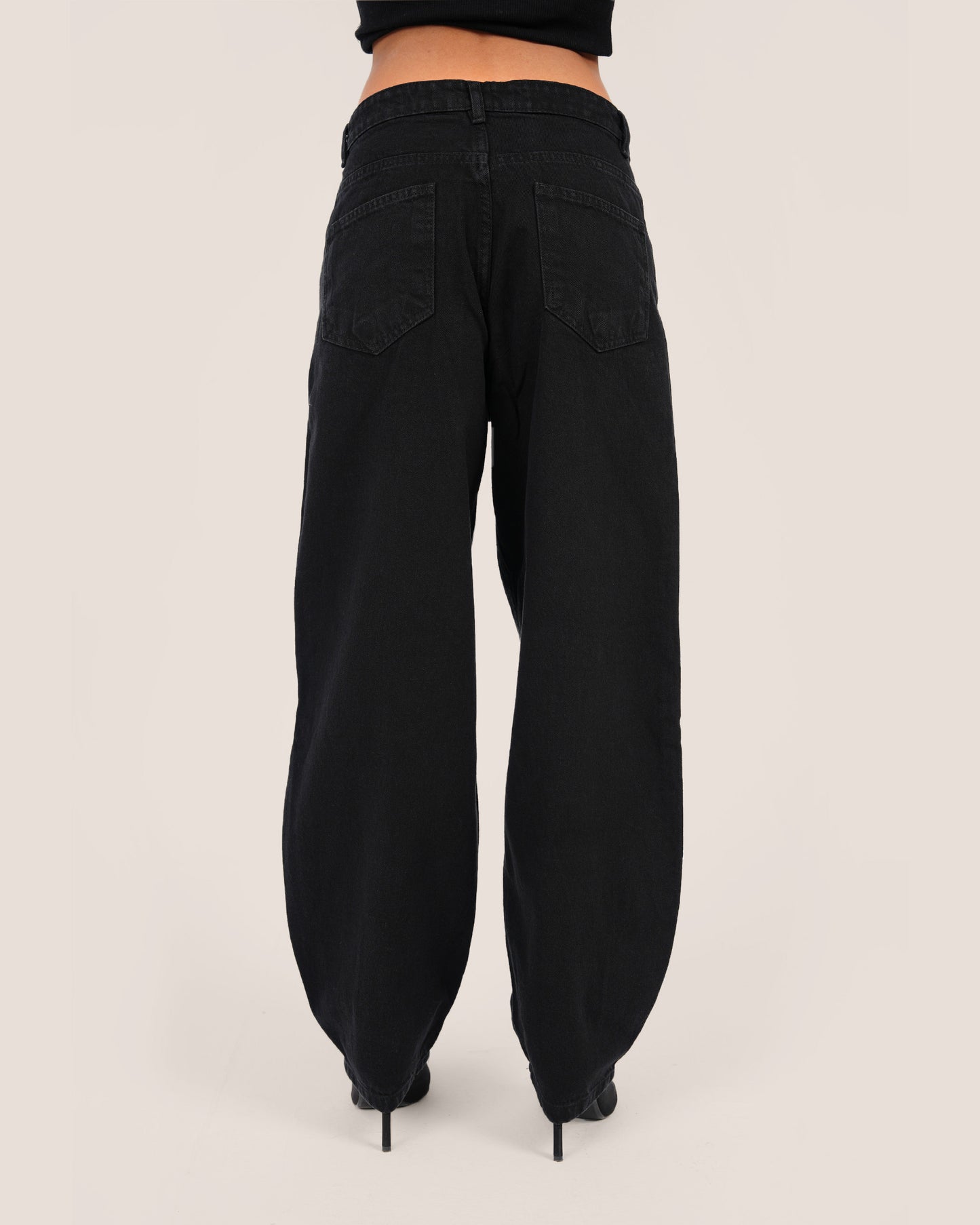 Black washed barrel jeans